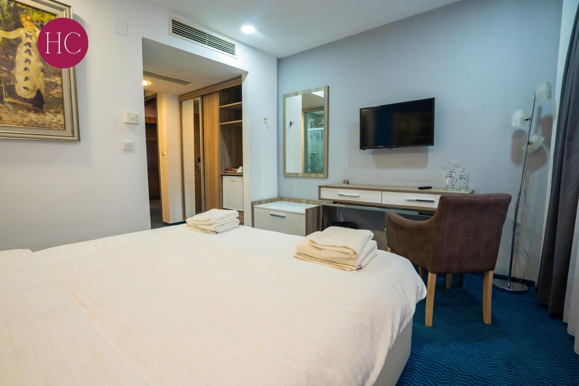 Central Hotel, Fitness And Spa Vinica Экстерьер фото